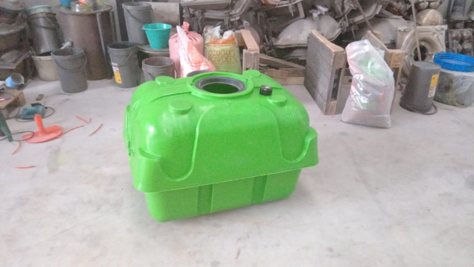 Plastik tank